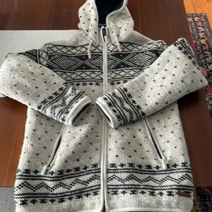 Very nice Sherpa sweater. Fleece lined. Canadian made company, Laundromat.